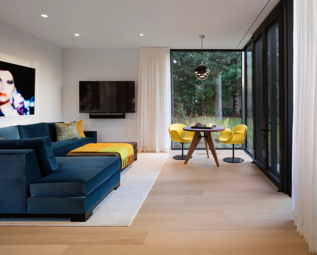 Modern style lounge area.