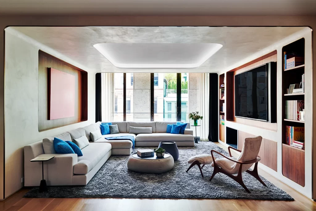 Comfortable club house for the whole family to enjoy.